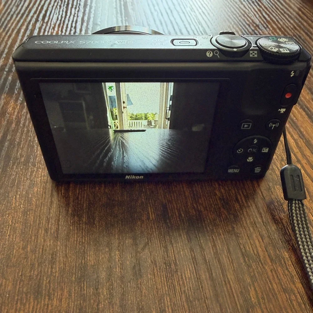 Nikon Coolpix S7000 16mp HD Video 20x Zoom Charger 2 Batteries SD Card WORKS